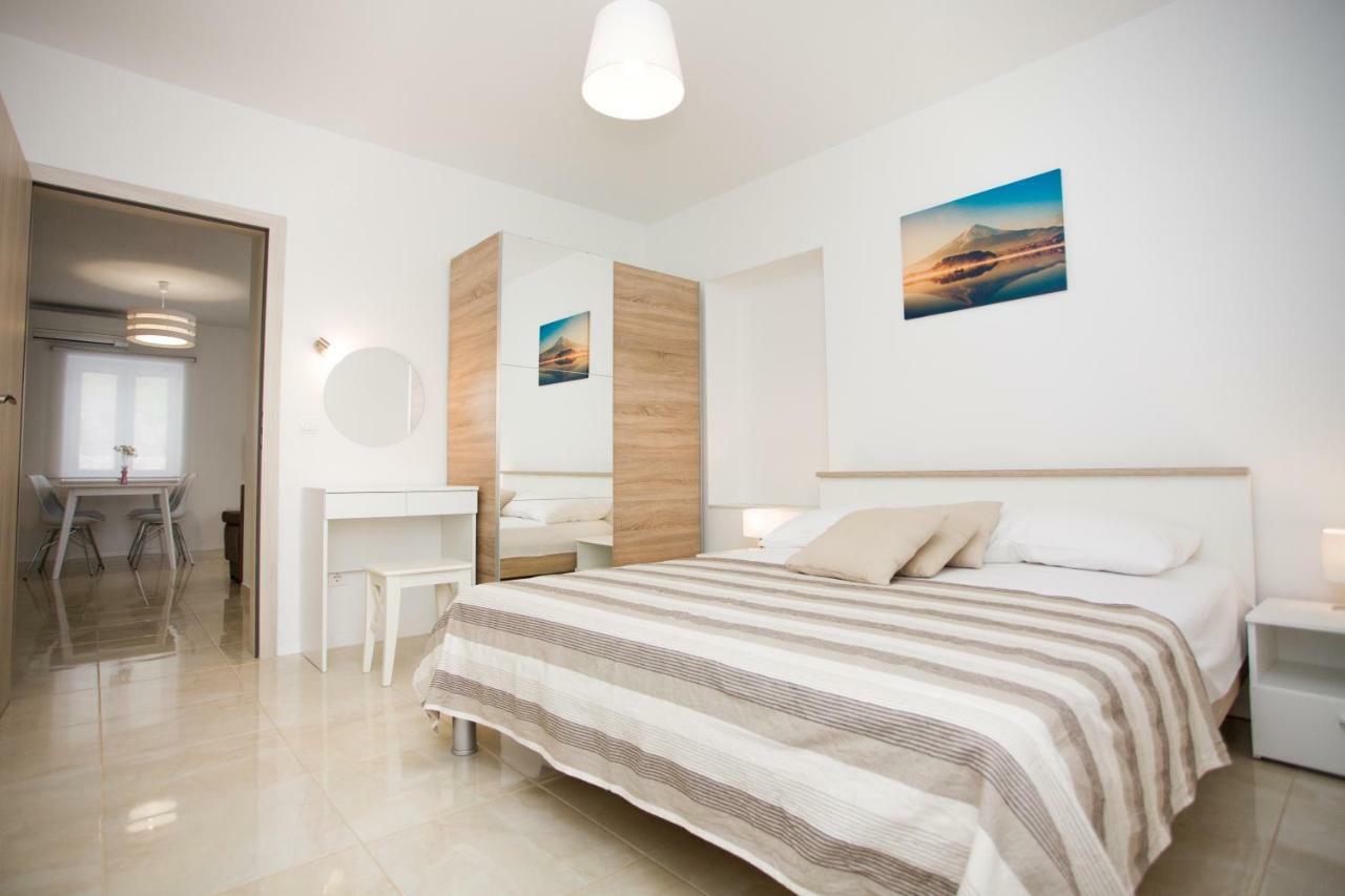 Apartment Bilo Omiš Eksteriør billede
